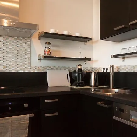 Luka Studio Aircondition + Free Parking Apartment